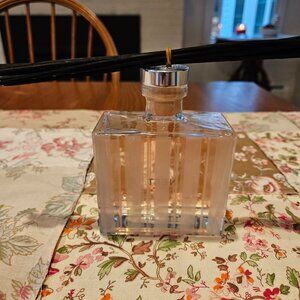 NEST Fragrances - Himalayan Salt and Rosewater Diffuser Set w/ Reeds - NWT!!!